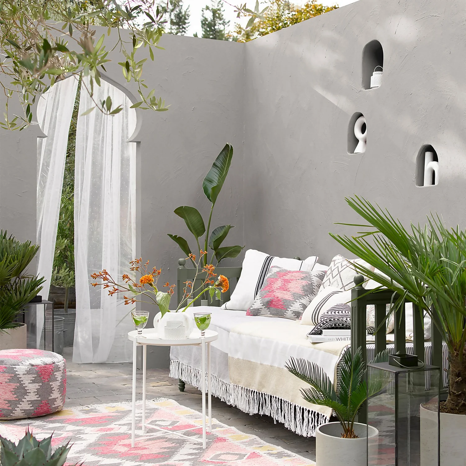 Sandtex® Ultra Smooth Masonry Paint Plymouth Grey - 5L 5 Sandtex® Ultra Smooth Masonry Paint Plymouth Grey - 5L - Image 3