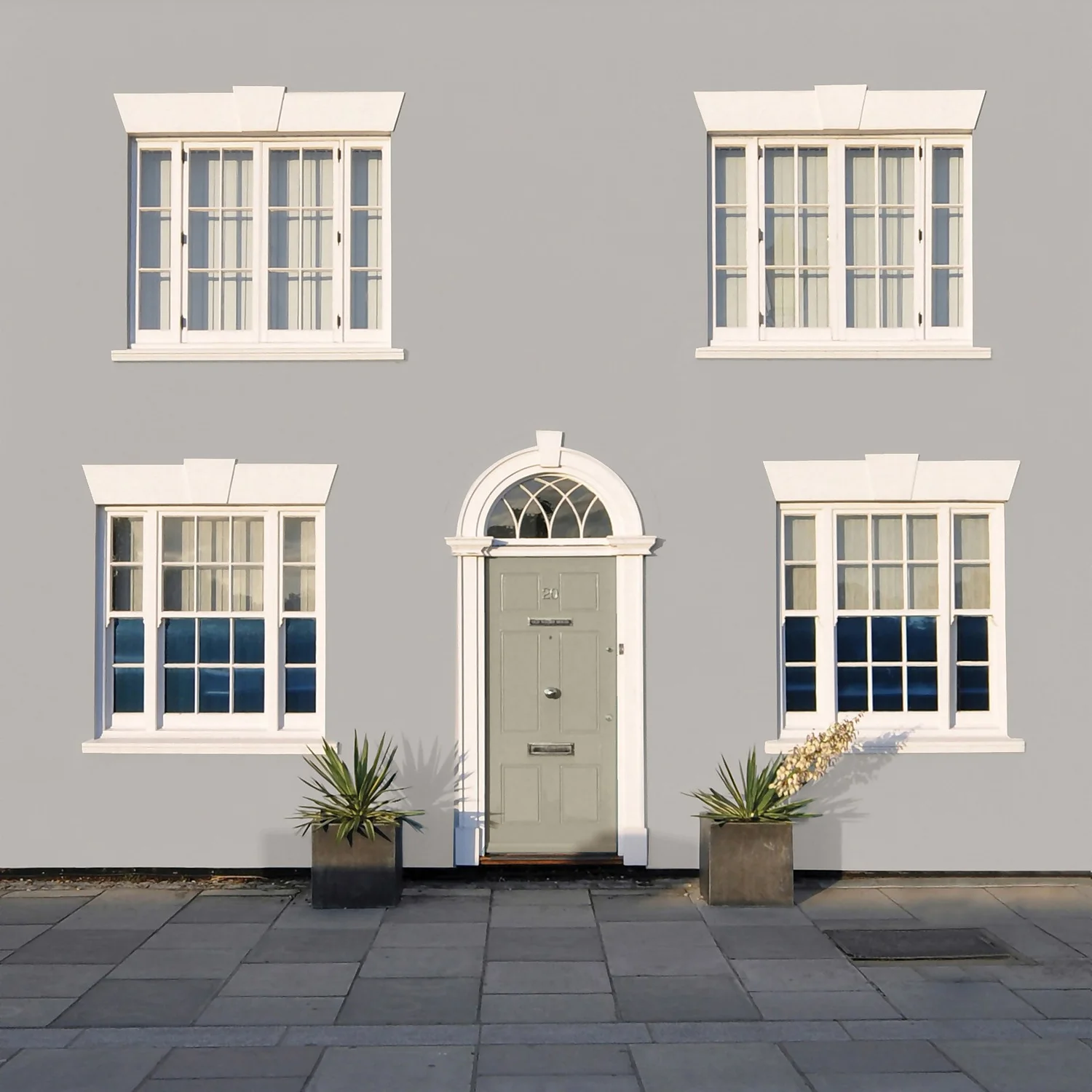 Sandtex® Ultra Smooth Masonry Paint Plymouth Grey - 5L 8 Sandtex® Ultra Smooth Masonry Paint Plymouth Grey - 5L - Image 6