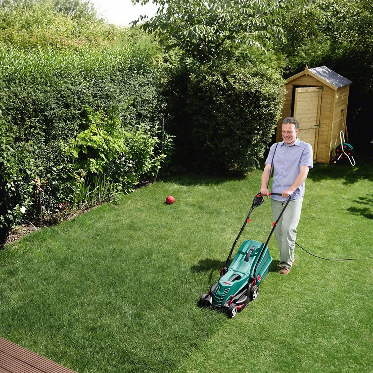 Bosch 1300W Rotak 34-13 Electric Lawn Mower - 34cm 4 Bosch 1300W Rotak 34-13 Electric Lawn Mower - 34cm - Image 2